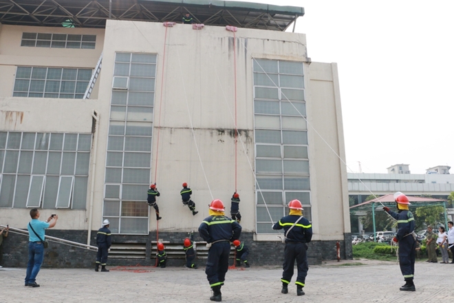 Hội thi chữa cháy, cứu nạn tại quận Thanh Xuân - Ảnh minh hoạ 13